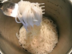 rice-noodles-in-pot